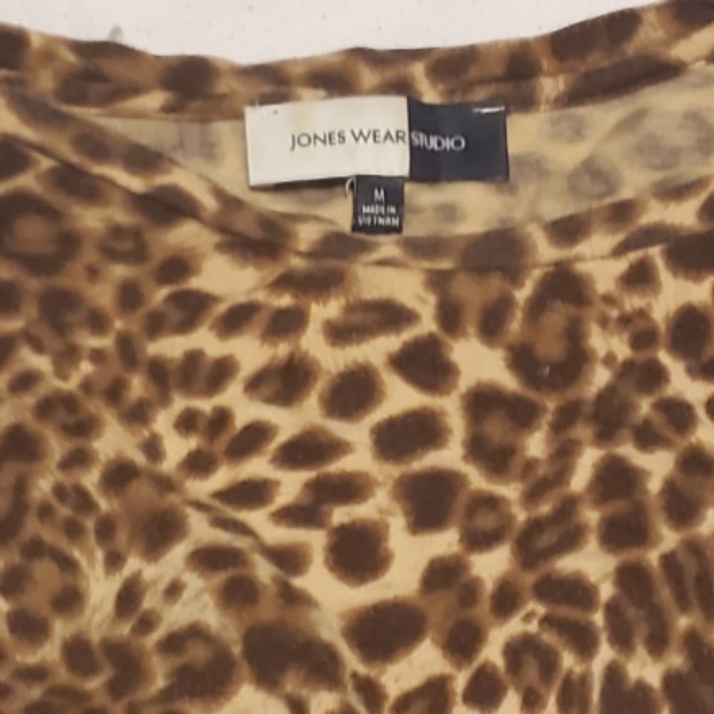 COPY - 🔴Long-sleeve leopard 🐆print shirt